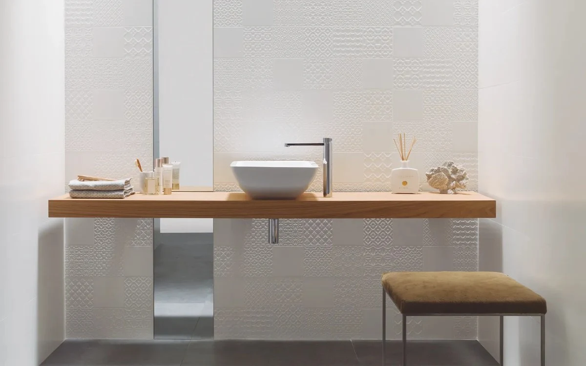 Porcelanosa surface in a finished room